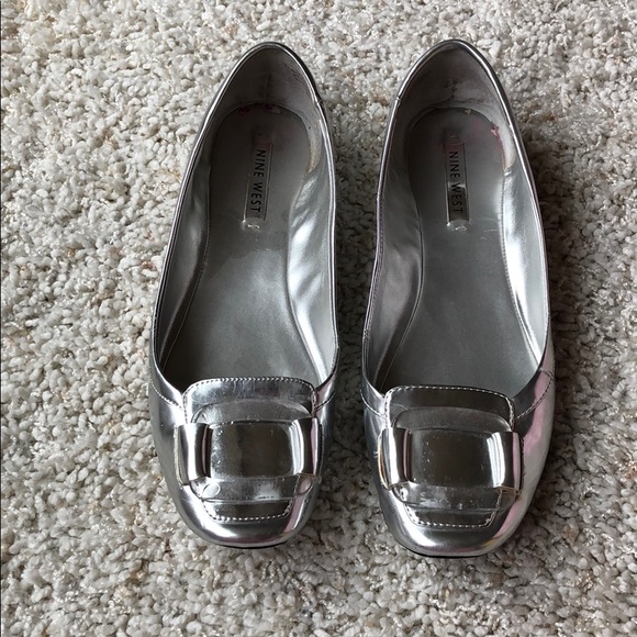 nine west silver flats